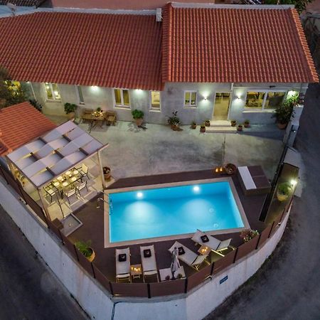 Villa Roxanne Galatas  Экстерьер фото