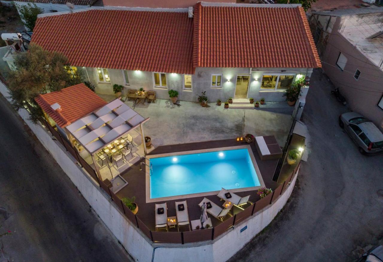 Villa Roxanne Galatas  Экстерьер фото