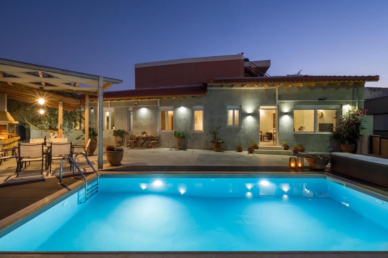 Villa Roxanne Galatas  Экстерьер фото